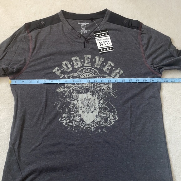 ☔️ NWT Men’s long sleeve graphic Henley - Picture 5 of 5